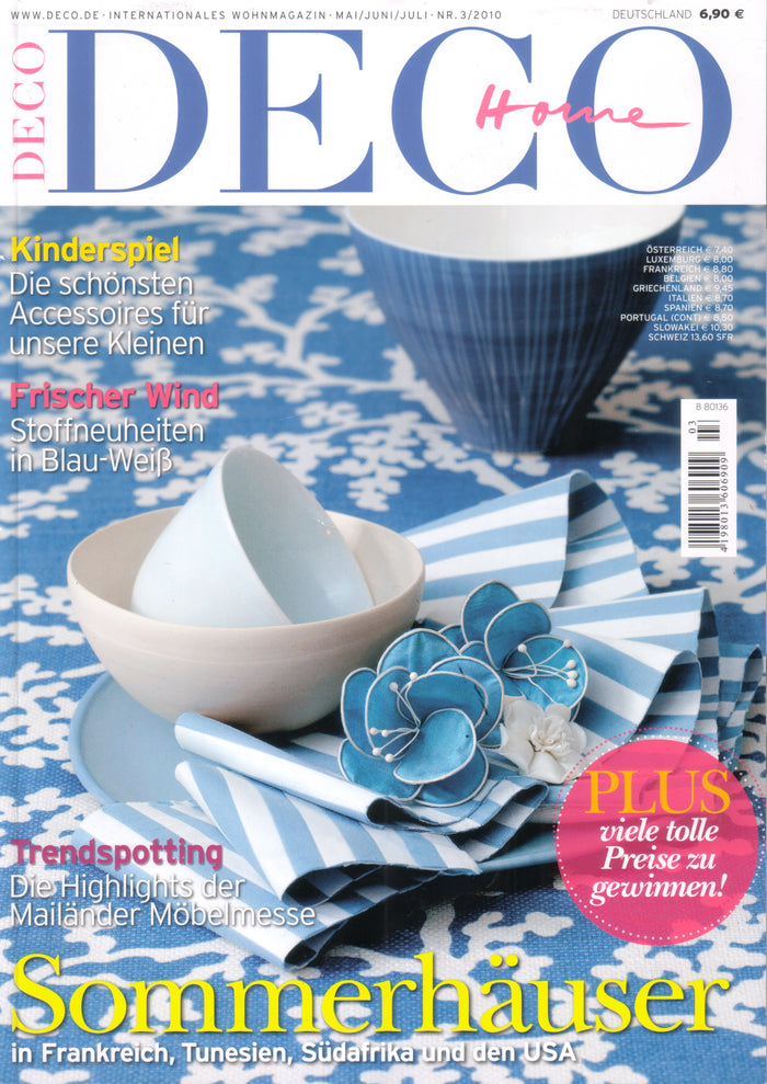 Clouds wallpaper in DECO Magazine